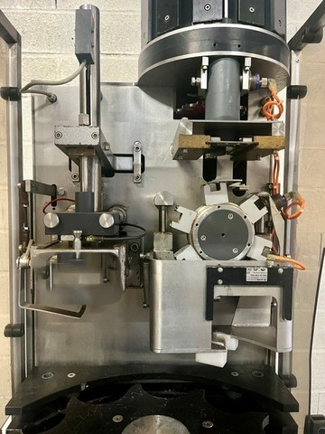 Used Mainguet GBMA 1200 Capper, 1,200 BPH – X 483 — Photo 1