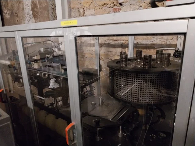 R&G capsuling machine