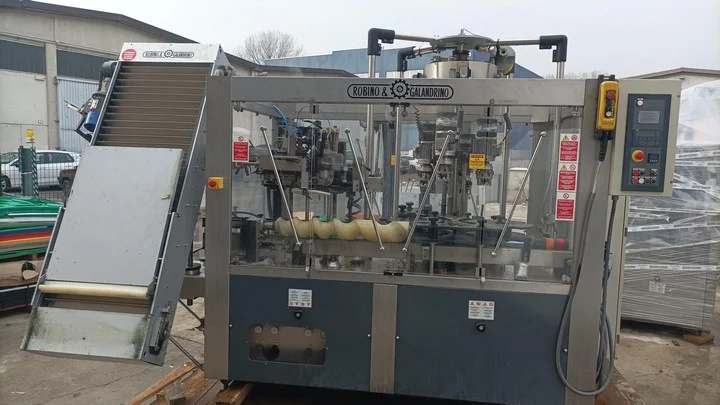 Robino e Galandrino capsuling machine for polylaminate and PVC capsules