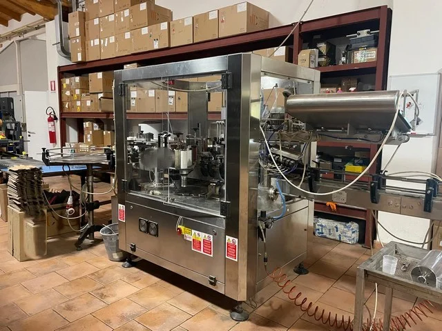OMB capsuling and labelling machine