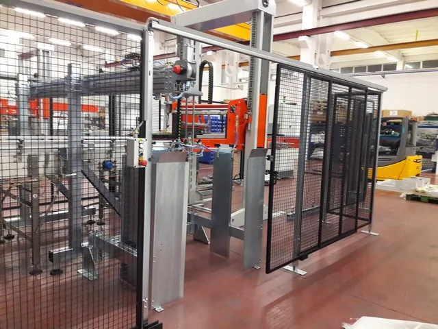 Usato Pallettizzatore Invertito Unimac Gherri CFT 151 — D 55