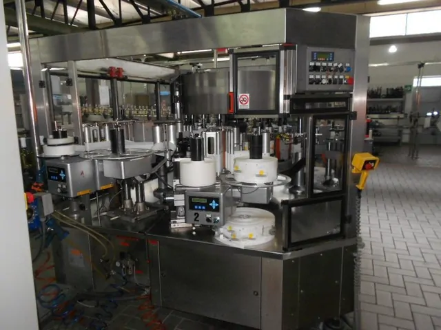 Etichettatrice Kosme Adesiva 20.000 bph Usata — EA 216
