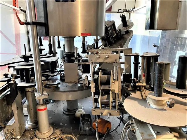 Used labeller Kosme adhesive line photo 7