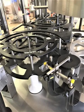 Used labeller Newtec adhesive 3.500 bph photo 6