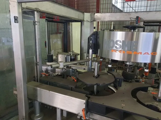 Used labeller Kosme 6t 3s adhesive photo 2
