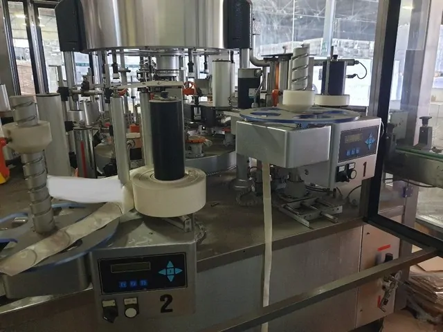 Used labeller Kosme 6t 3s adhesive photo 3