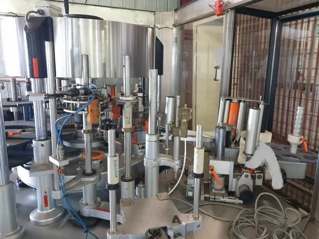 Used labeller Kosme 6t 3s adhesive photo 5