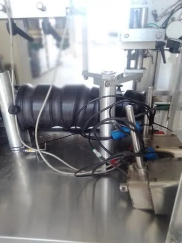 Used labeller Gierre adhesive 2.000 bph photo 2