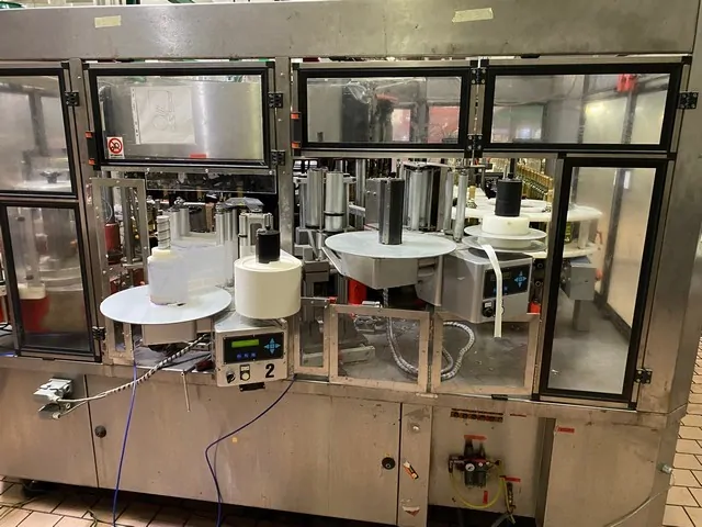Used labeller Kosme adhesive 12.000 bph photo 5