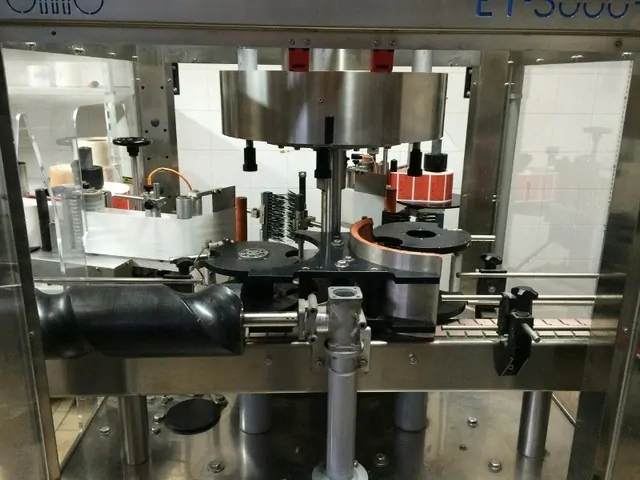 Used labeller OMB adhesive 2.000 bph photo 3