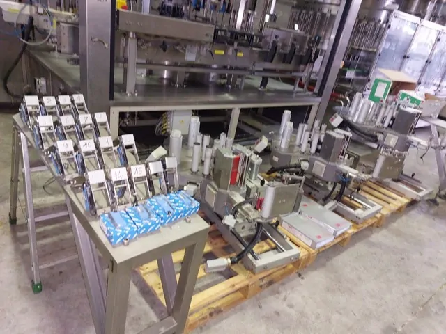 Used labeller Sacmi adhesive 12.000 bph photo 2