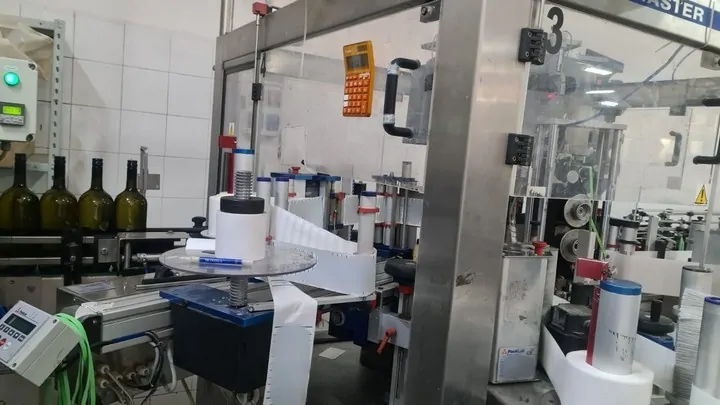 labeller P.E. master m/e 3.500 bph — EA 607