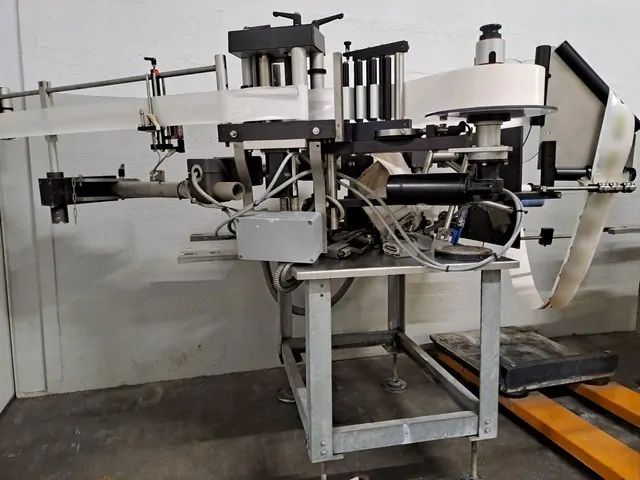 Used labeller Krones Bonamatic adhesive photo 6