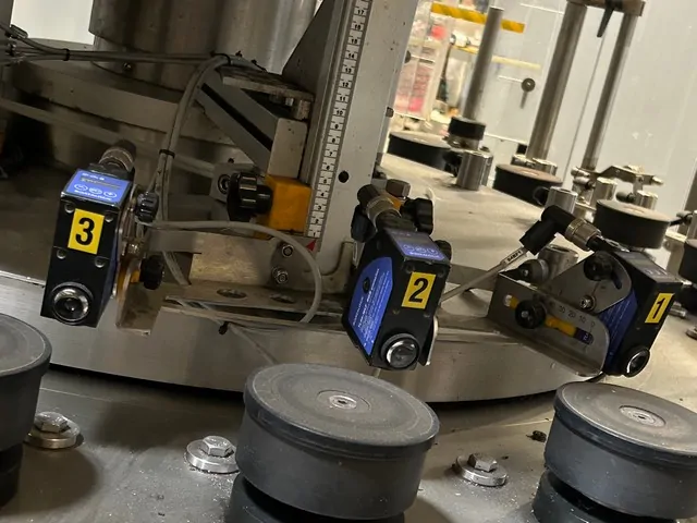 Used labeller Cavagnino&Gatti 21T adhesive photo 2