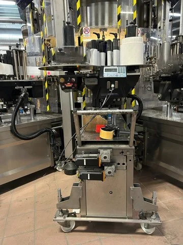 Used Makro Adhesive labeller photo 4