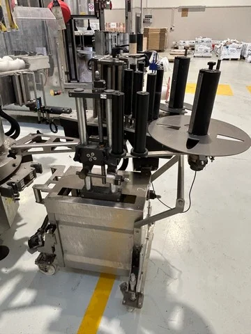 Used Makro adhesive labeller photo 13