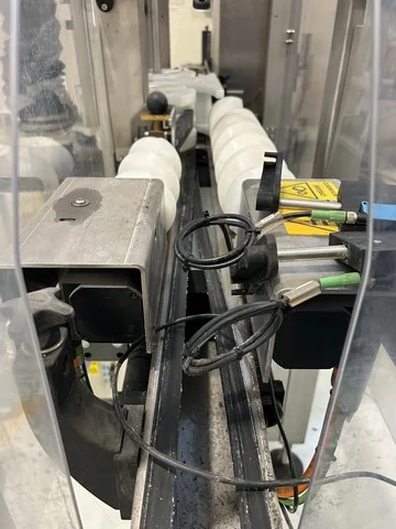 Used Makro adhesive labeller photo 2