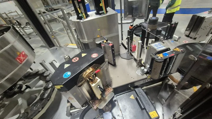 Used Krones 18T 1S Roll Feed Labeller photo 8