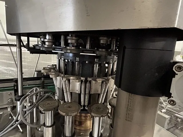 Used wirehooder Robino&Galandrino 14.000 bph photo 2