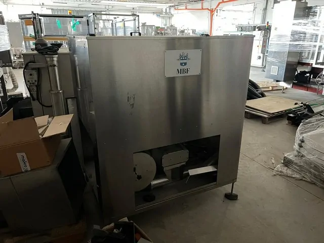 Elevatore tappi MBF AP 1000 Usato — I 37