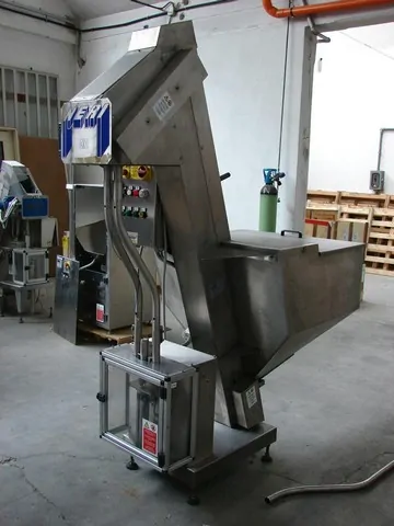 Used Caps Elevator Neri photo 4