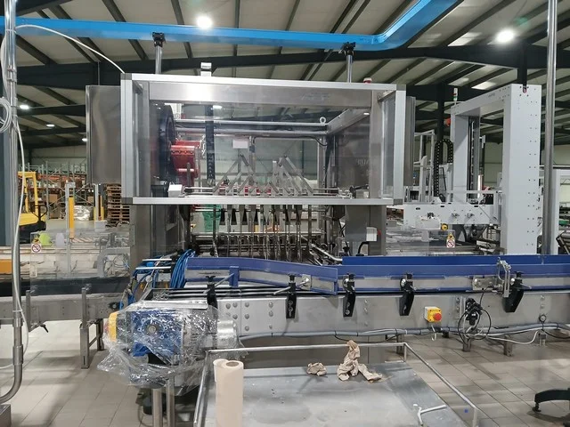 Ape case packer