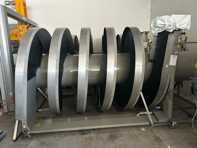 Ambaflex elevator and lowerator for bundles/boxes