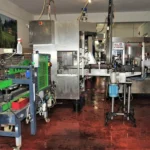 Linea di imbottigliamento Ave usata per vino in contenitore di vetro — foto 6