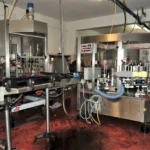 Linea di imbottigliamento Ave usata per vino in contenitore di vetro — foto 7