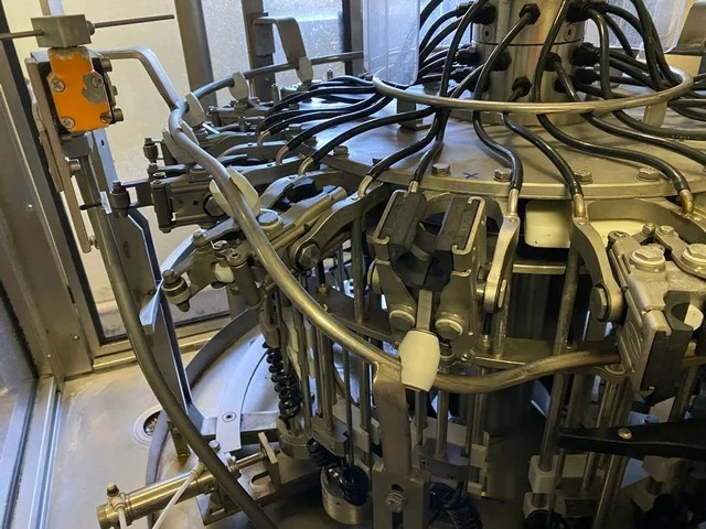 Used bottling line BERTOLASO | 2.000 BPH photo 2