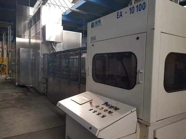 Linea di imbottigliamento Siapi PET Usata