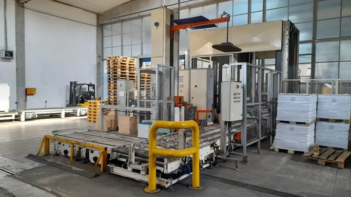 Used Packging Bottling Line PET photo 4