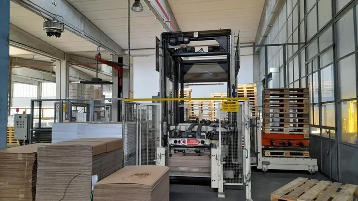 Used Packging Bottling Line PET photo 5