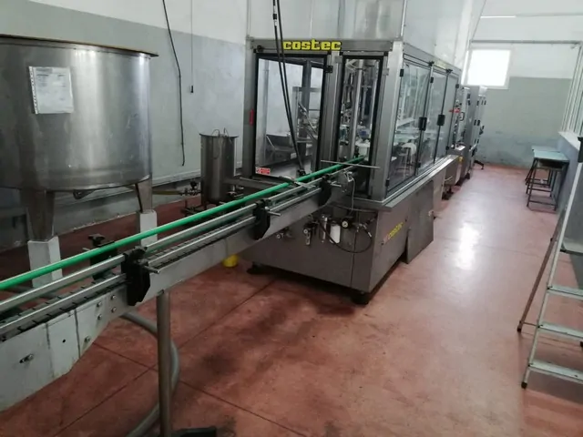 Used Complete Oil Bottling Line Costec photo 6
