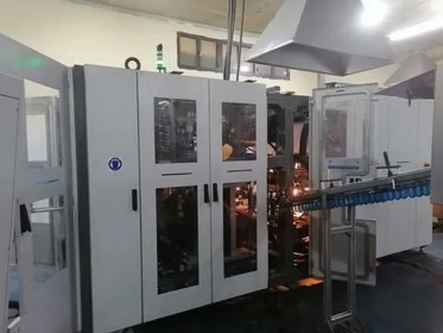 Linea di imbottigliamento PET 3.000 bph Usata