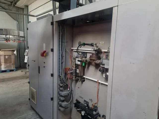 Used Complete Bottling Line PET 2 LT photo 3