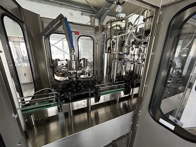 Complete Beer Bottling Line Cimec — NP 608