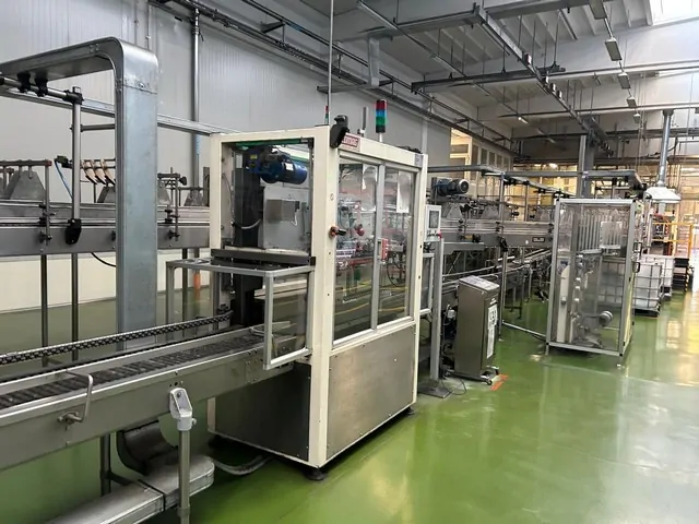 Linea di Imbottigliamento Completa Usata Sidel PET 18.500 bph