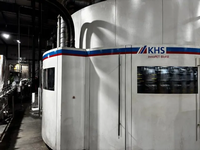 Linea di Imbottigliamento PET KHS Usata 2009 Completa 72.000 bph