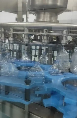 Linea di imbottigliamento acqua in PET da 5L usata