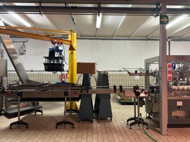 Used glass bottling line for still wine photo 11