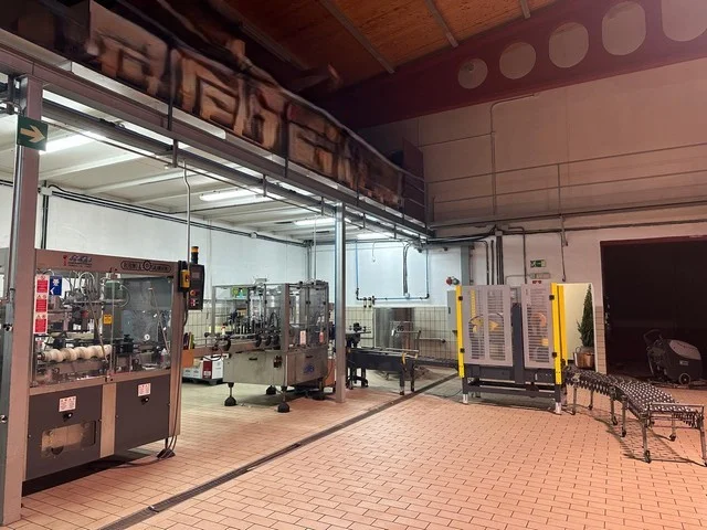 Used glass bottling line for still wine photo 14