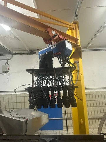 Used glass bottling line for still wine photo 9