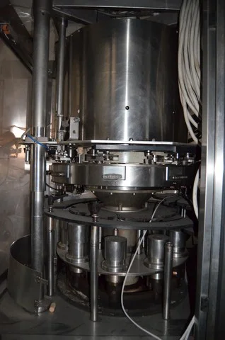 Used glass bottling line for still wine photo 10