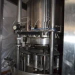Linea di imbottigliamento usata per vino fermo in vetro — foto 11