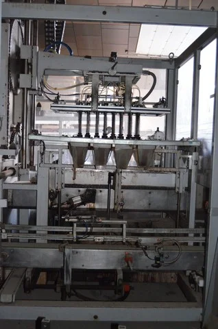 Used glass bottling line for still wine photo 14