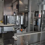 Linea di imbottigliamento usata per vino fermo in vetro — foto 18