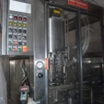 Linea di imbottigliamento usata per vino fermo in vetro — foto 5