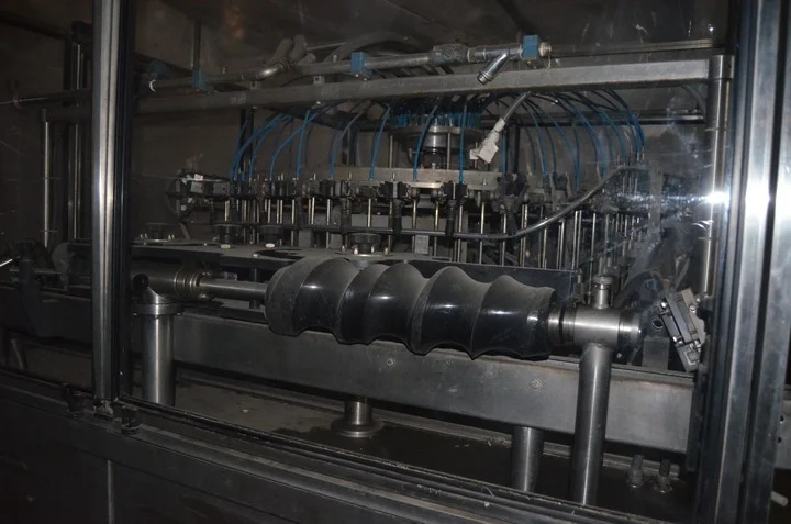 Used glass bottling line for still wine photo 8
