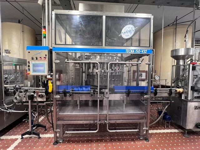 Matrix isobaric bottling line